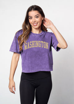 Washington Huskies Women's Grape Relaxed, boxy Mineral wash T-Shirt with Crew neck and short sleeves