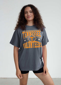 Tennessee Volunteers Women's Smoke Oversized Salt wash cotton T-Shirt with short sleeves, worn out look, crew neck and drop shoulders